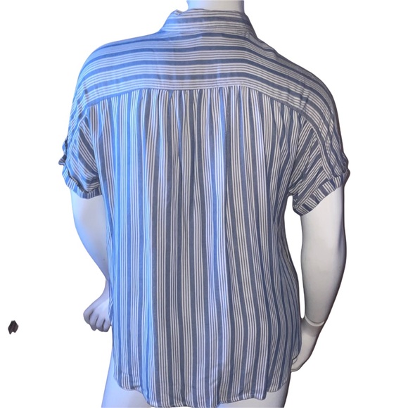 Universal Thread striped short sleeve buttoned camp shirt - Picture 5 of 9